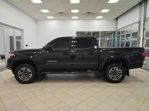 Used 2021 Toyota Tacoma SR5 AWD/4WD image 6