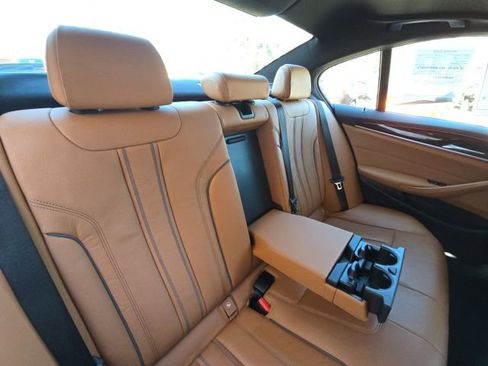 Used 2019 BMW 540i w/ Premium Package image 12