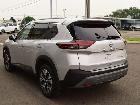 Used 2021 Nissan Rogue SV w/ Premium Package AWD/4WD image 6