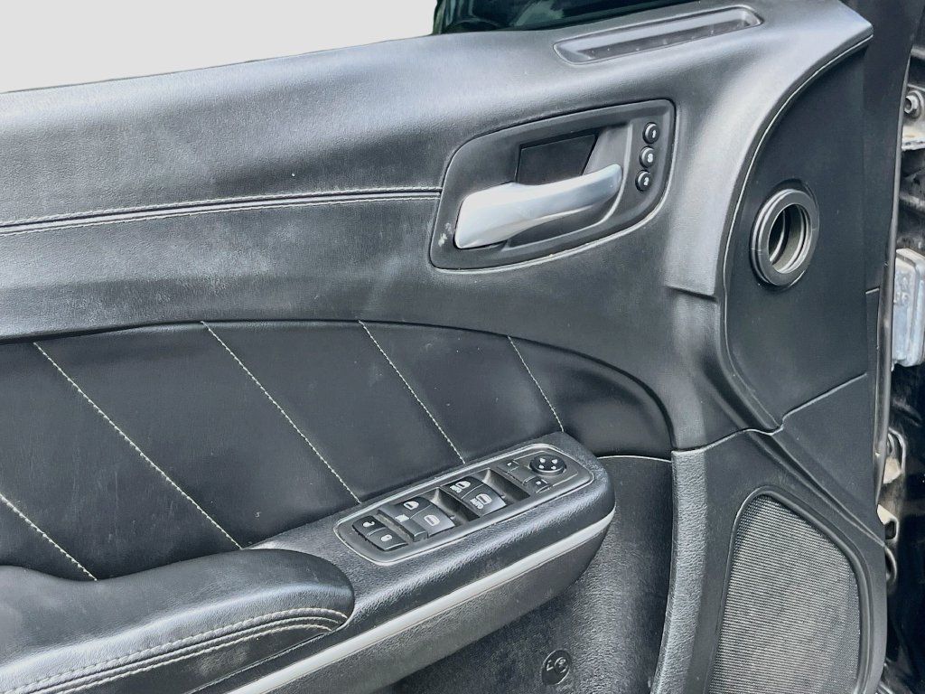 Used 2019 Dodge Charger Scat Pack w/ Dynamics Package RWD image 18