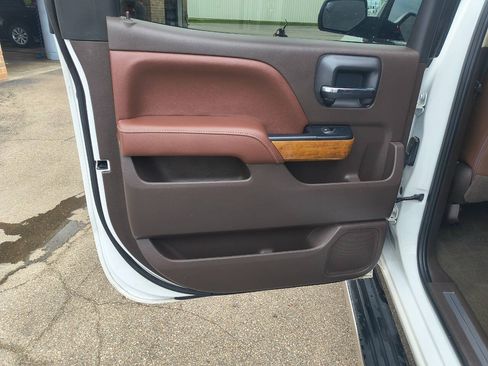 Used 2018 Chevrolet Silverado 1500 High Country AWD/4WD image 13
