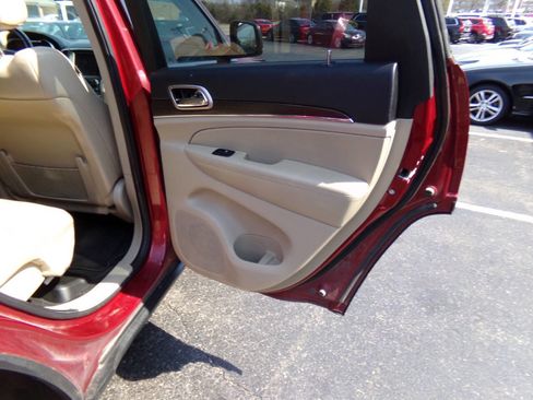 Used 2014 Jeep Grand Cherokee Limited w/ Trailer Tow Group IV image 28