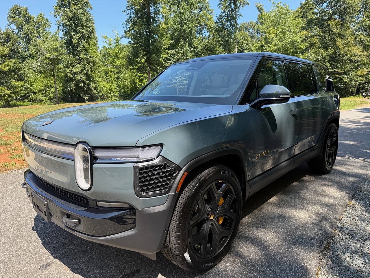 Used 2026 Rivian R1S Premium Tri AWD/4WD image 5