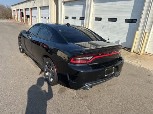 Used 2018 Dodge Charger R/T w/ Plus Group image 17