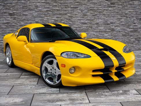 Used 2001 Dodge Viper GTS RWD image 3