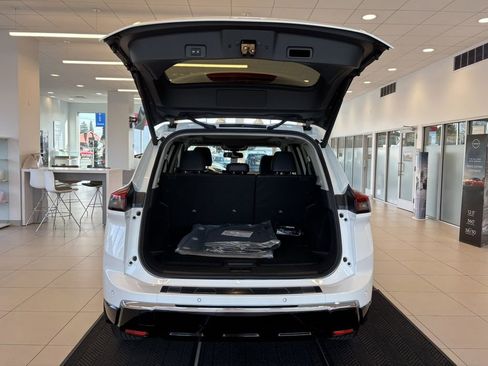 New 2026 Nissan Rogue Platinum w/ Tech Package image 9