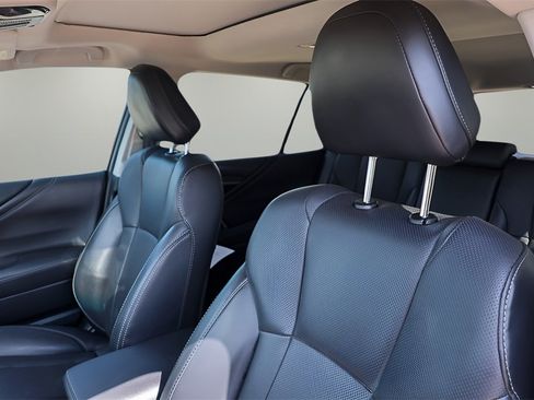 Used 2022 Subaru Outback Limited image 10