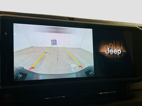 Used 2024 Jeep Gladiator Sport AWD/4WD image 11