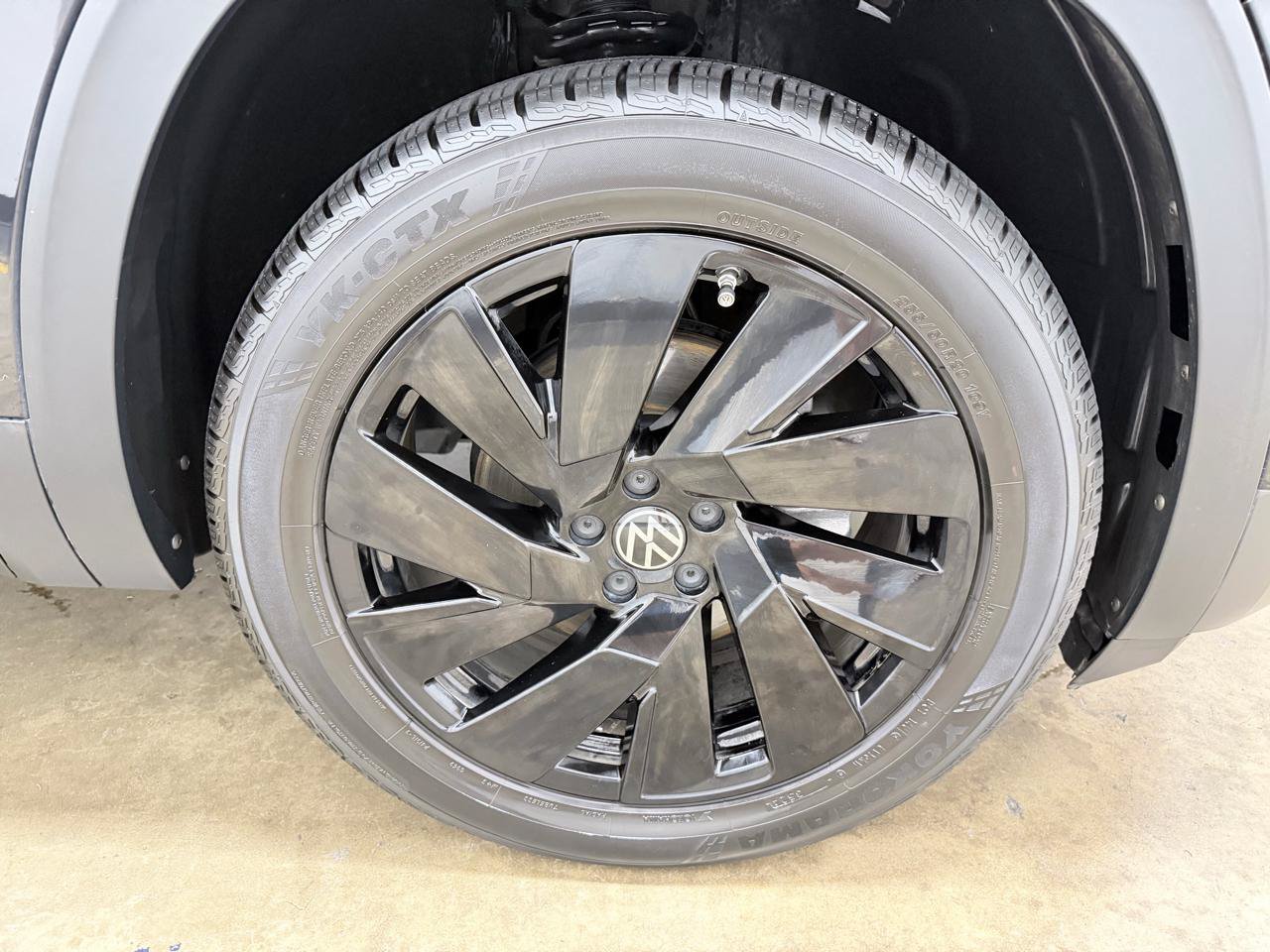 Used 2024 Volkswagen Atlas SE w/ Black Wheel Package AWD/4WD image 10
