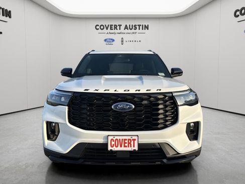 Certified 2025 Ford Explorer ST-Line w/ Premium Package AWD/4WD image 8