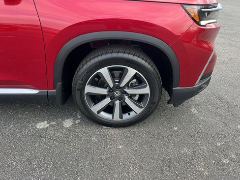 Certified 2025 Honda Pilot Touring image 10