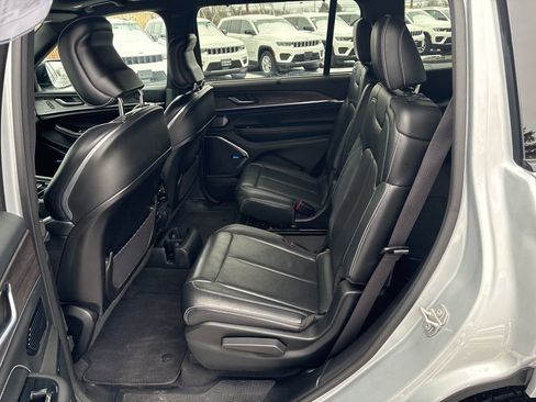 Used 2021 Jeep Grand Cherokee L Overland w/ Advanced Protech Group III image 13