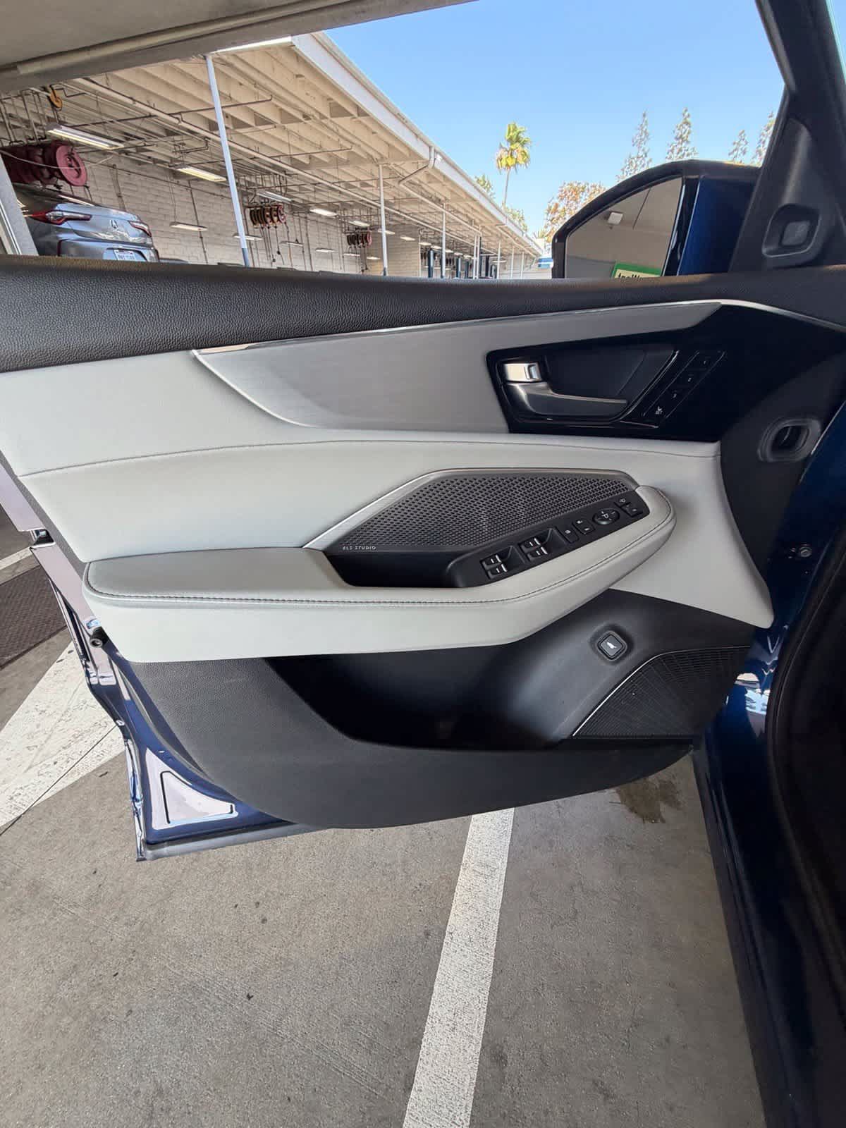 Used 2024 Acura MDX w/ Technology Package AWD/4WD image 15