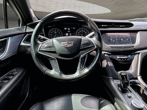 Used 2020 Cadillac XT5 Premium Luxury FWD image 4