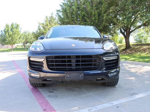 Used 2017 Porsche Cayenne Turbo w/ Premium Plus Package AWD/4WD image 2