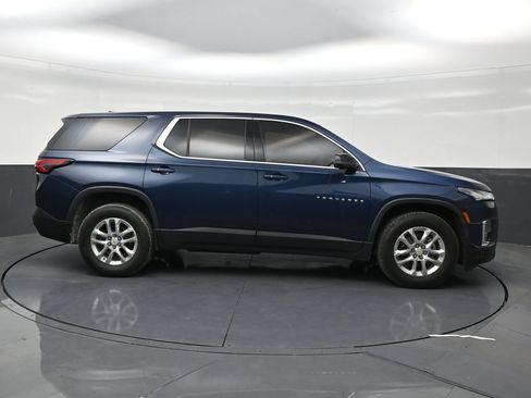 Used 2022 Chevrolet Traverse LS FWD image 6