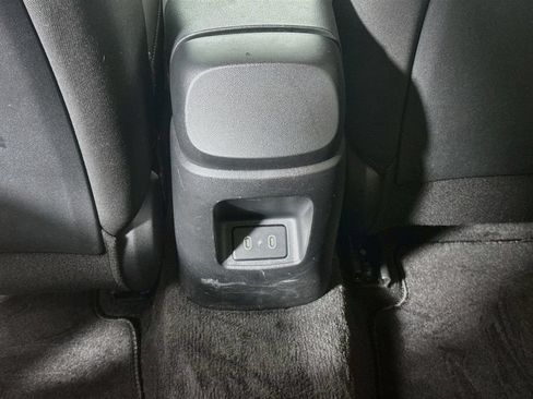 Used 2024 Hyundai Elantra SEL FWD image 35