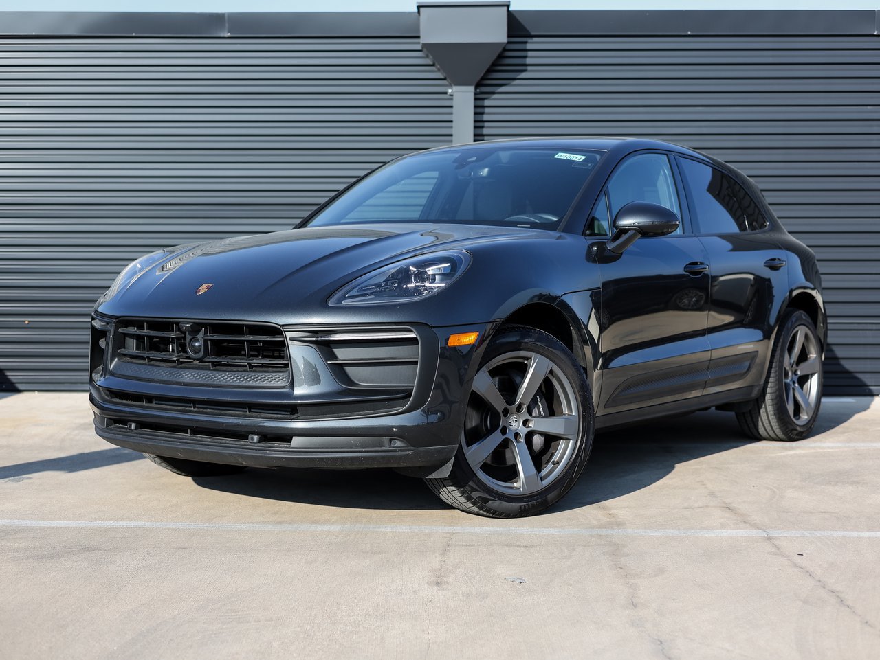 Certified 2026 Porsche Macan AWD/4WD image 1