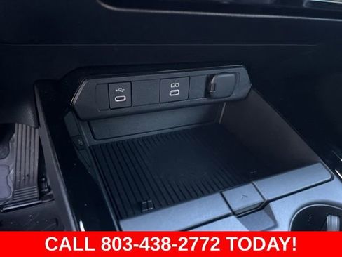 Used 2026 Toyota Prius Limited w/ Limited Premium Package FWD image 27
