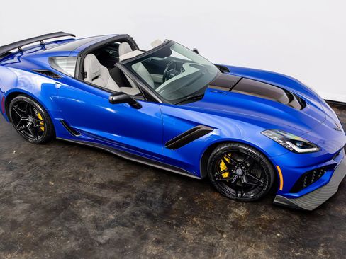 Used 2019 Chevrolet Corvette ZR1 RWD image 25