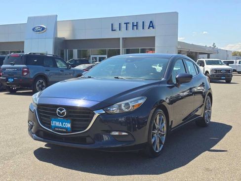Used 2018 MAZDA MAZDA3 Touring FWD image 1