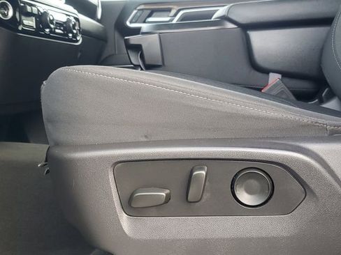 Used 2025 Chevrolet Silverado 1500 LT image 11