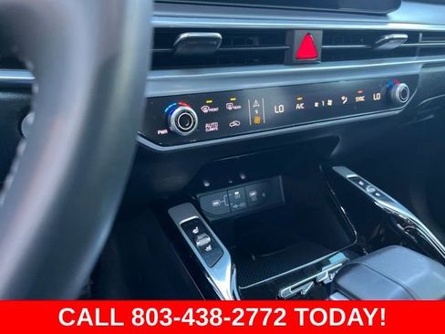 Used 2025 Kia Sorento SX FWD image 25