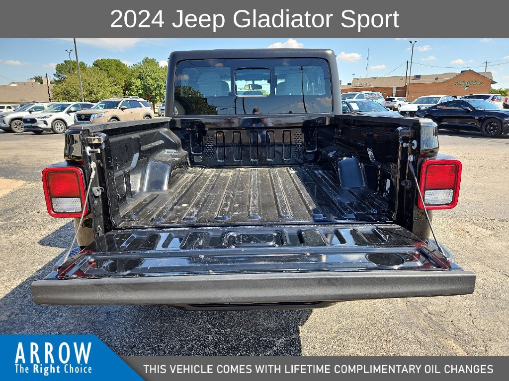 Used 2024 Jeep Gladiator Sport AWD/4WD image 18