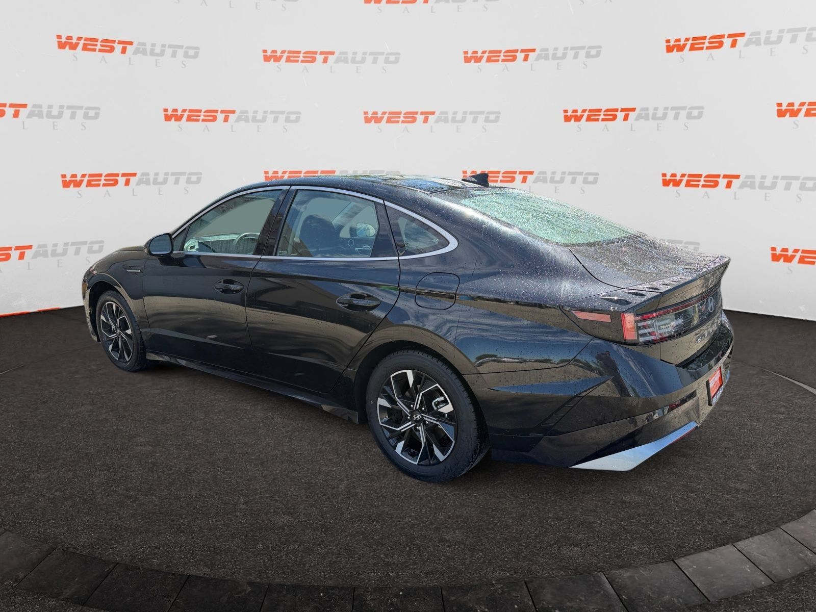 Used 2024 Hyundai Sonata SEL FWD image 3