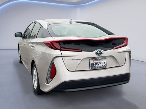 Used 2018 Toyota Prius Prime Premium w/ Carpet Mat Package FWD image 4