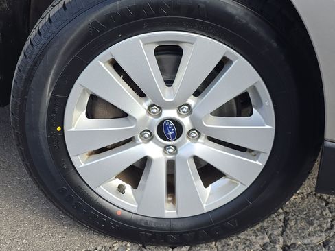 Used 2019 Subaru Outback 2.5i Premium image 13