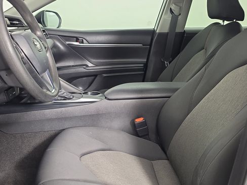 Used 2020 Toyota Camry LE FWD image 13