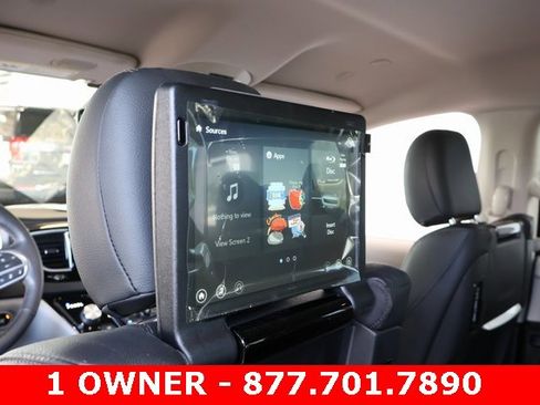 Used 2020 Chrysler Pacifica Touring-L Plus image 15