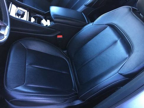 Used 2023 Jeep Grand Cherokee Limited image 18