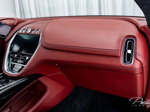 Used 2021 Aston Martin DBX image 51