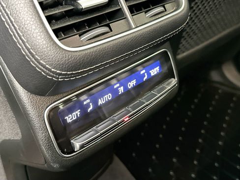 Used 2022 Mercedes-Benz GLS 450 4MATIC image 26