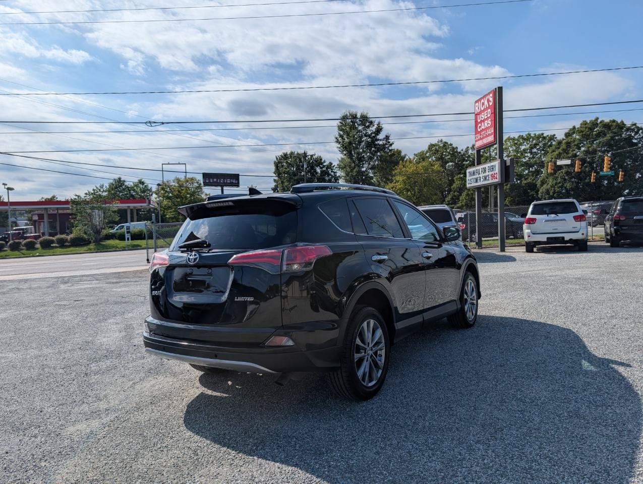 Used 2017 Toyota RAV4 Limited FWD image 7