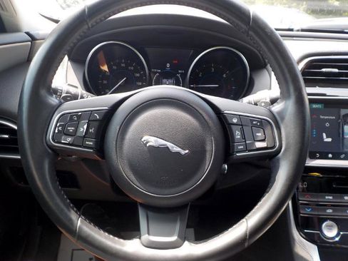Used 2017 Jaguar XE Prestige image 12