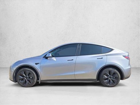 Used 2024 Tesla Model Y Long Range AWD/4WD image 9