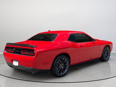 Used 2022 Dodge Challenger R/T Scat Pack RWD image 8
