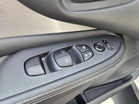 Used 2023 Nissan Murano SV AWD/4WD image 14