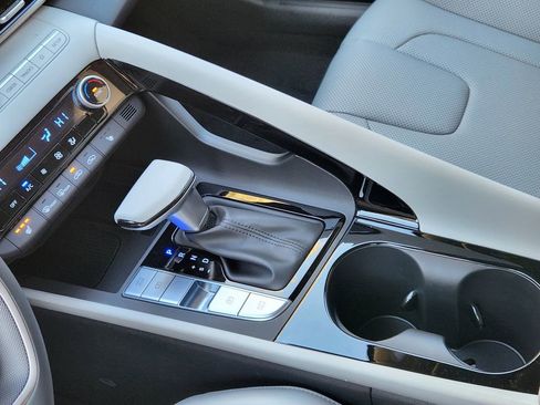 New 2026 Hyundai Elantra Limited FWD image 14