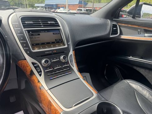 Used 2017 Lincoln MKX Reserve AWD/4WD image 11
