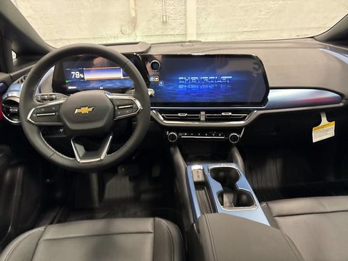 New 2026 Chevrolet Equinox EV LT w/ Convenience Package II AWD/4WD image 10