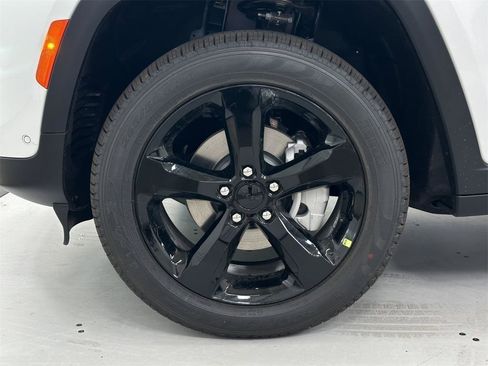 New 2024 Jeep Grand Cherokee Limited w/ Luxury Tech Group II image 41