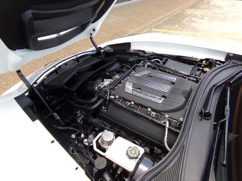 Used 2016 Chevrolet Corvette Z06 w/ 3LZ Preferred Equipment Group RWD image 13