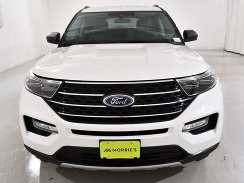 Used 2022 Ford Explorer XLT w/ Equipment Group 202A AWD/4WD image 3