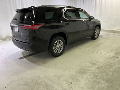 Used 2023 Chevrolet Traverse LT FWD image 11
