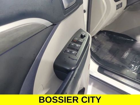 Used 2019 Toyota Highlander Limited Platinum FWD image 24