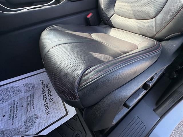 Used 2025 Honda Pilot Black Edition image 25